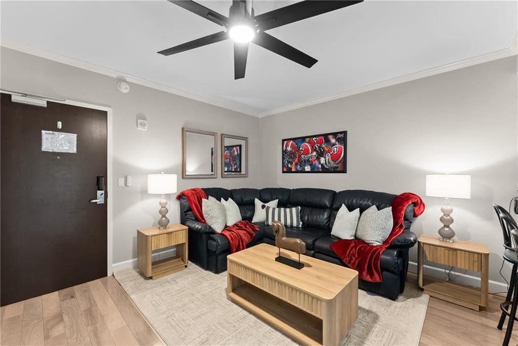 1 bedroom, 2 bathroom, 700 sq ft condominium for sale at 250 W Broad Street 205, Athens, GA 30601 — photo 7