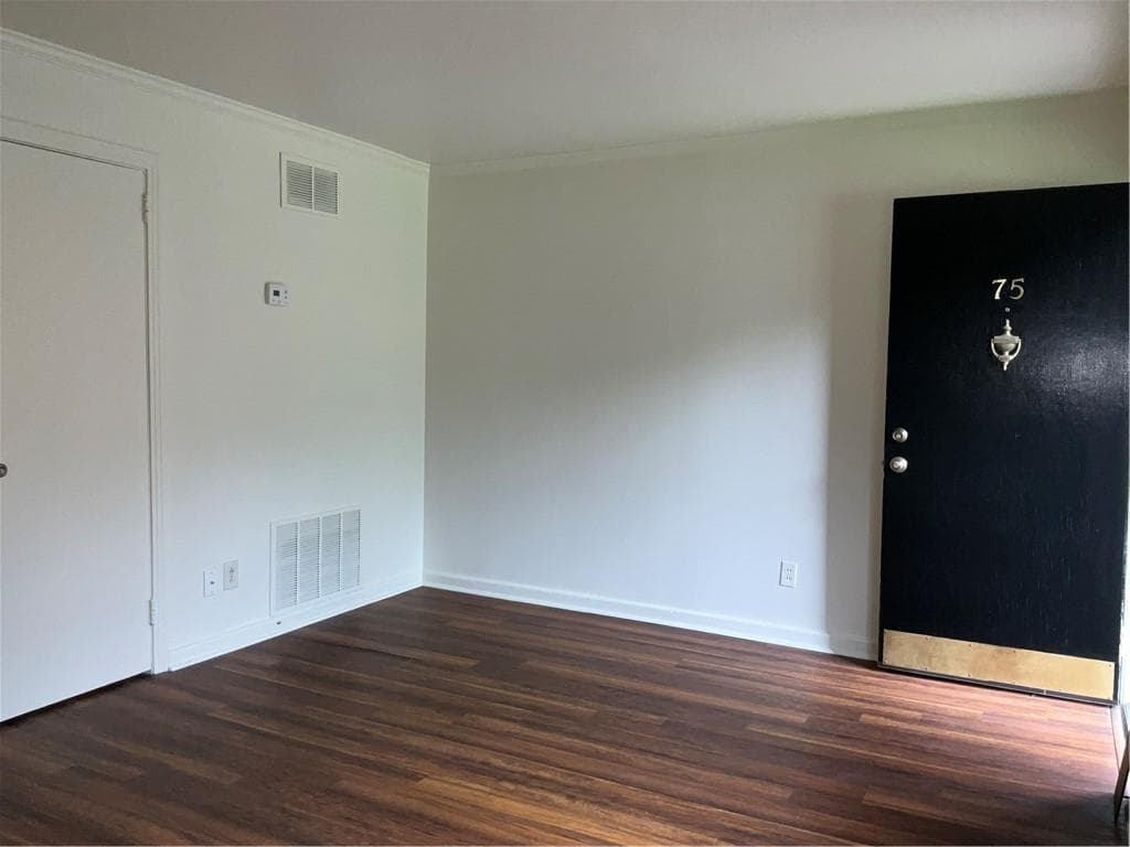 2 bedroom, 1 bathroom, 1,020 sq ft townhouse for rent at 75 Roswell Court, Atlanta, GA 30305 for $1,895 a month — photo 4