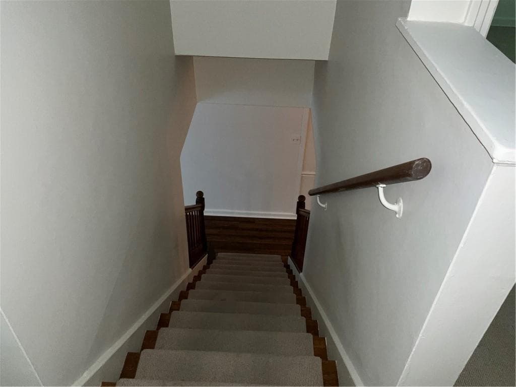 2 bedroom, 1 bathroom, 1,020 sq ft townhouse for rent at 75 Roswell Court, Atlanta, GA 30305 for $1,895 a month — photo 10