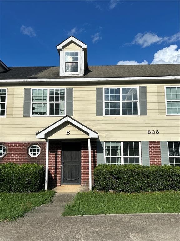 4 bedroom, 3 bathroom, 1,380 sq ft townhouse for sale at 838 Store House Court, Monroe, GA 30655 — photo 1 of 15