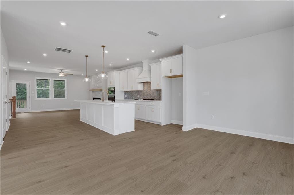 4 bedroom, 4 bathroom, 2,421 sq ft townhouse for sale at 386 Sunset Hollow Street, Sugar Hill, GA 30518 — photo 5
