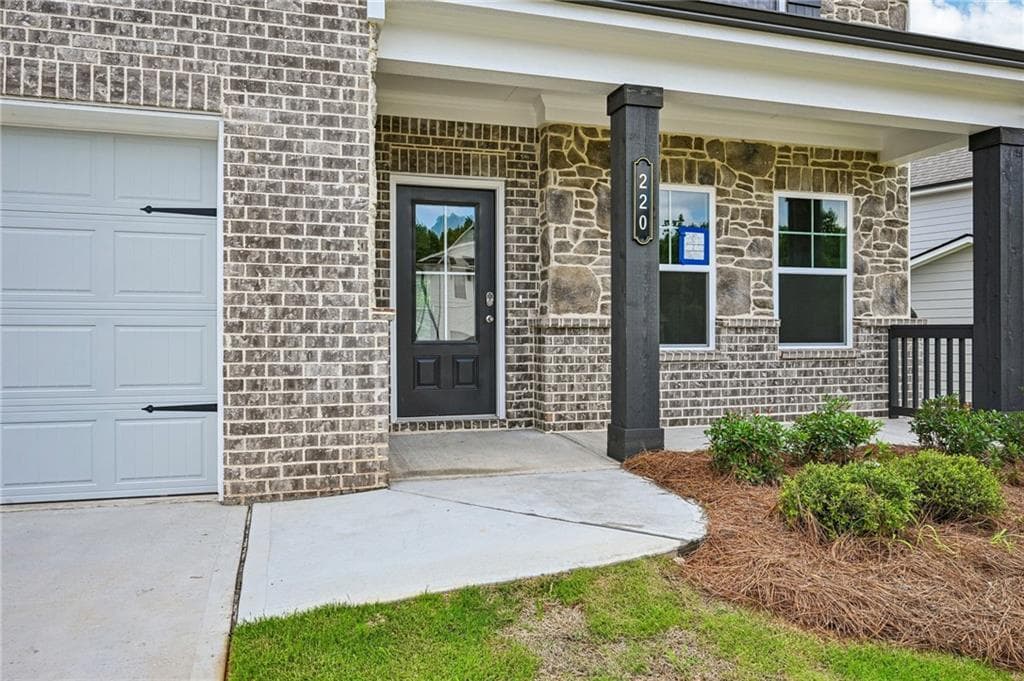 5 bedroom, 3 bathroom, 2,549 sq ft single family residence for sale at 220 Fowler Farms Drive, Auburn, GA 30011 — photo 3