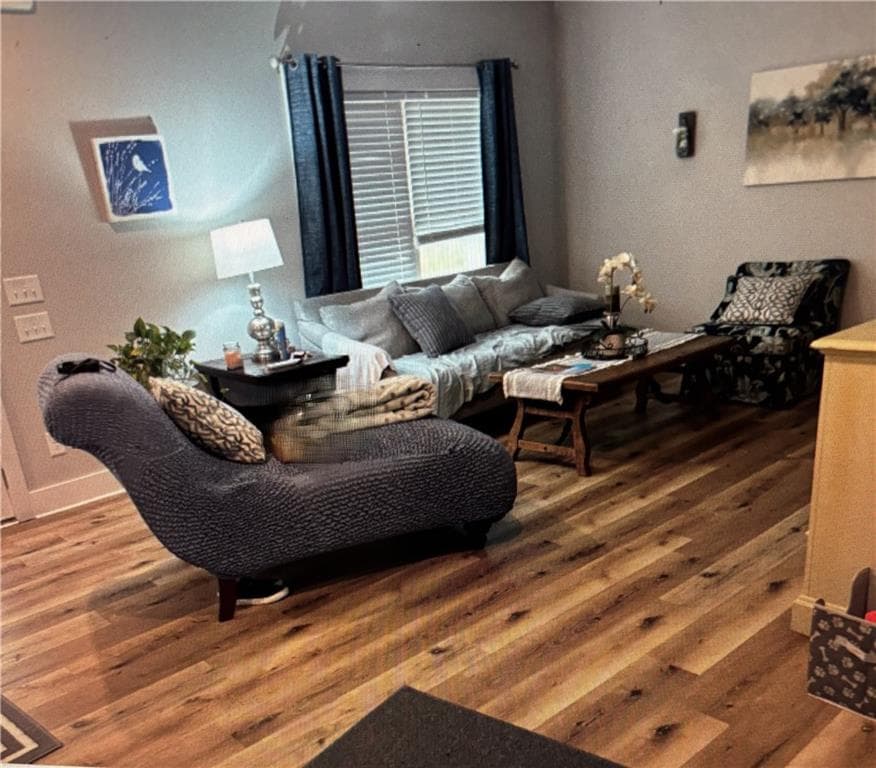 3 bedroom, 2 bathroom, 1,830 sq ft single family residence for sale at 330 Glenridge Drive, Cleveland, GA 30528 — photo 3