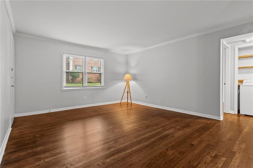 2 bedroom, 2 bathroom, 918 sq ft condominium for sale at 4282 Roswell Road B1, Atlanta, GA 30342 — photo 3