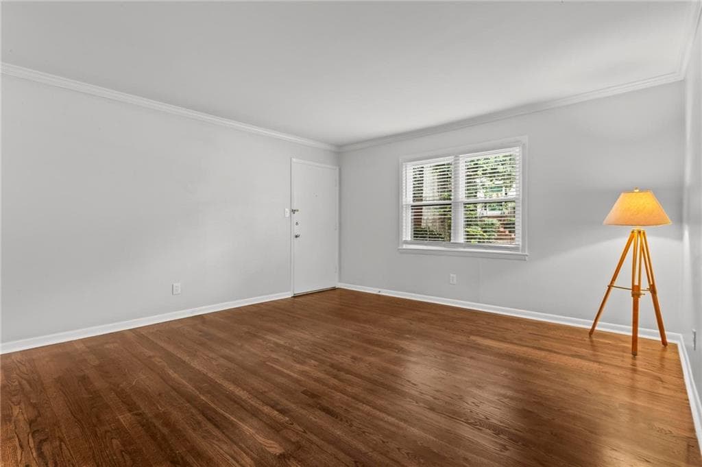 2 bedroom, 2 bathroom, 918 sq ft condominium for sale at 4282 Roswell Road B1, Atlanta, GA 30342 — photo 4