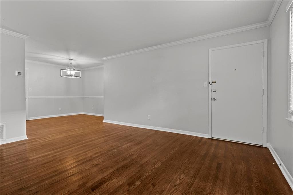 2 bedroom, 2 bathroom, 918 sq ft condominium for sale at 4282 Roswell Road B1, Atlanta, GA 30342 — photo 5