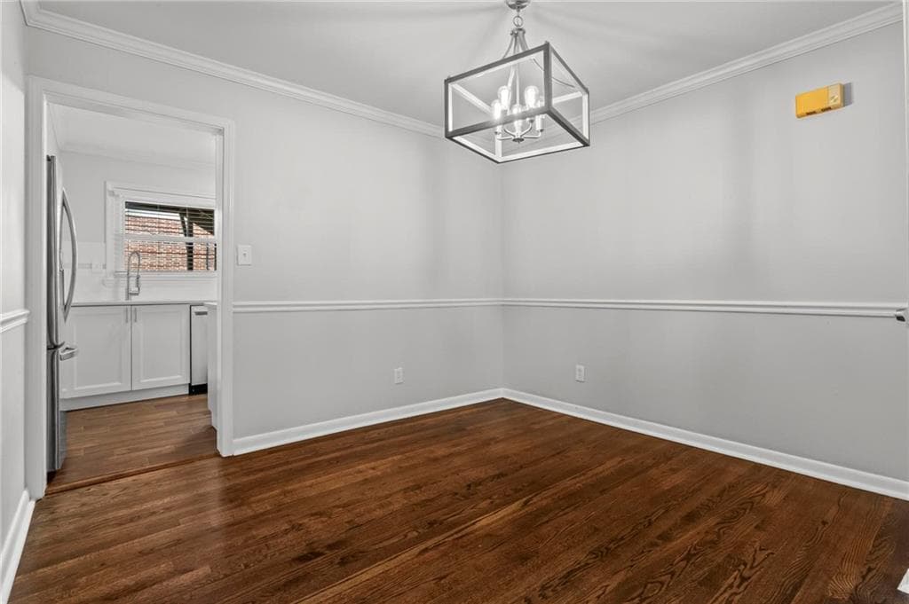 2 bedroom, 2 bathroom, 918 sq ft condominium for sale at 4282 Roswell Road B1, Atlanta, GA 30342 — photo 6