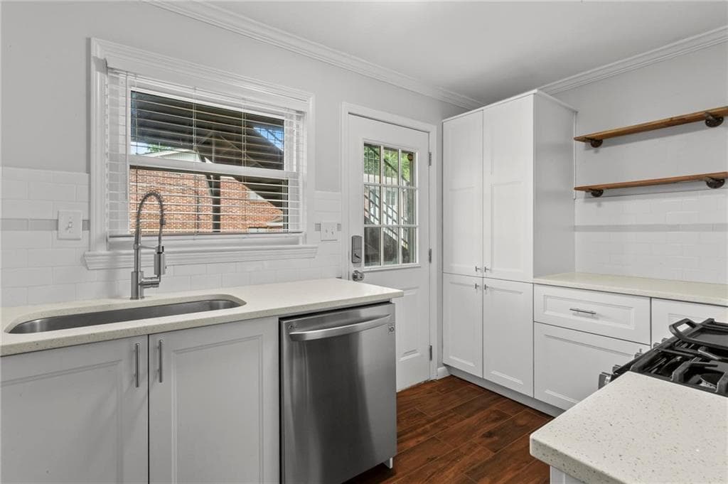 2 bedroom, 2 bathroom, 918 sq ft condominium for sale at 4282 Roswell Road B1, Atlanta, GA 30342 — photo 8