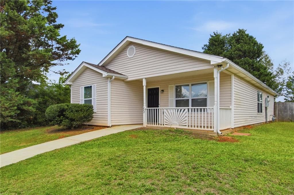3 bedroom, 2 bathroom, 1,212 sq ft single family residence under contract at 222 Dove Place, Social Circle, GA 30025 — photo 2