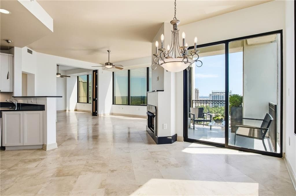 2 bedroom, 2 bathroom, 1,371 sq ft condominium for sale at 2828 Peachtree Road 2402, Atlanta, GA 30305 — photo 5