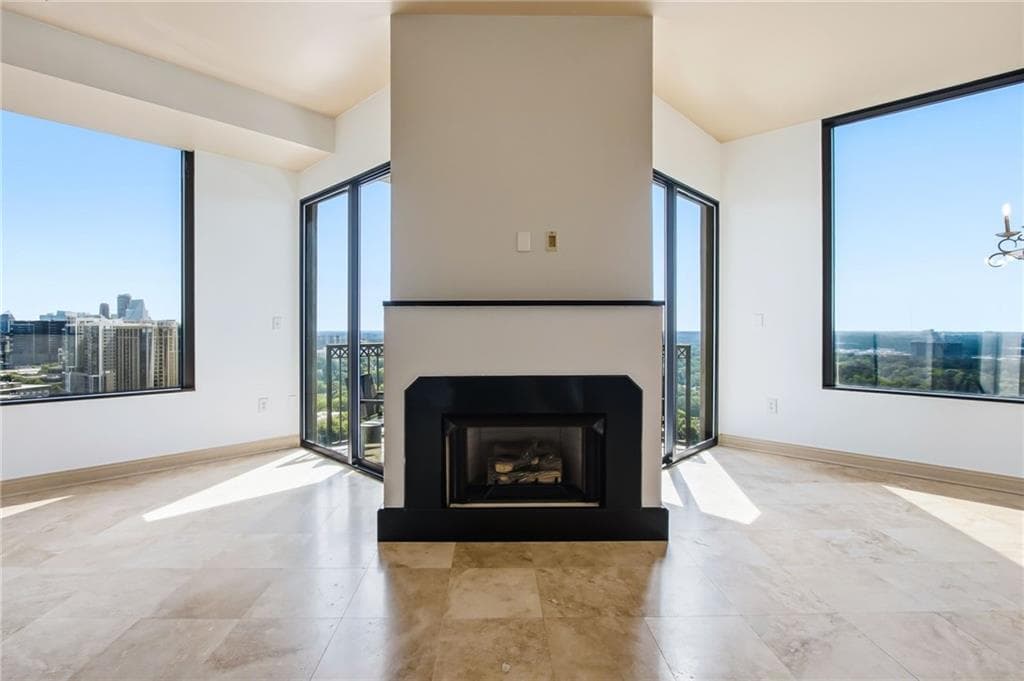 2 bedroom, 2 bathroom, 1,371 sq ft condominium for sale at 2828 Peachtree Road 2402, Atlanta, GA 30305 — photo 7