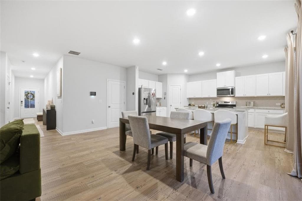 5 bedroom, 3 bathroom, 2,774 sq ft single family residence for sale at 7129 Timberland Trail, Lithonia, GA 30058 — photo 9