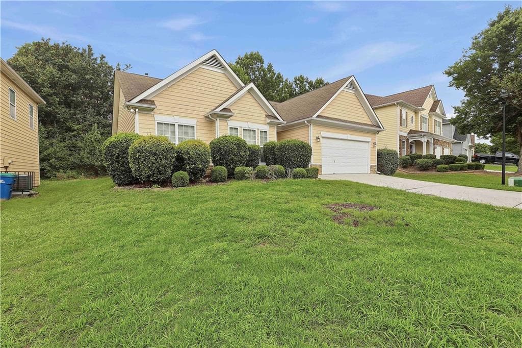 3 bedroom, 2 bathroom, 1,659 sq ft single family residence under contract at 7373 Gossamer Street, Union City, GA 30291 — photo 3