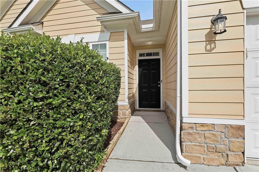 3 bedroom, 2 bathroom, 1,659 sq ft single family residence under contract at 7373 Gossamer Street, Union City, GA 30291 — photo 5