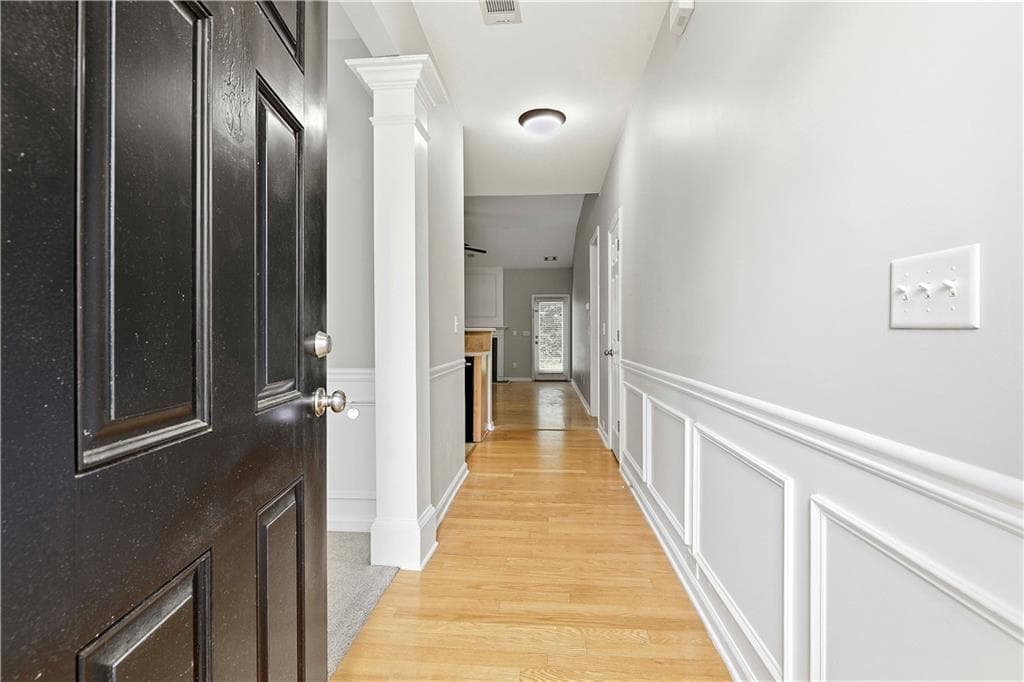 3 bedroom, 2 bathroom, 1,659 sq ft single family residence under contract at 7373 Gossamer Street, Union City, GA 30291 — photo 6