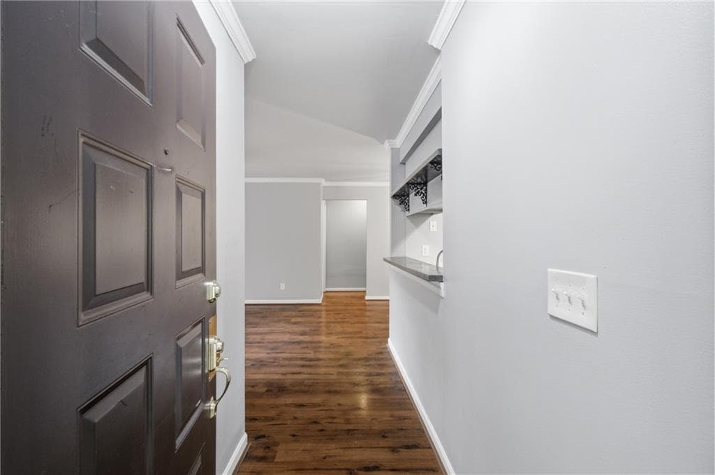 1 bedroom, 1 bathroom, 831 sq ft condominium for sale at 619 Barrington Hills Drive, Atlanta, GA 30350 — photo 5