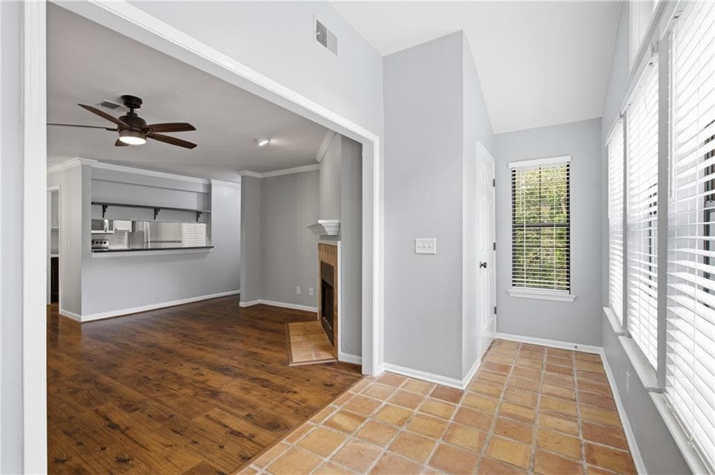 1 bedroom, 1 bathroom, 831 sq ft condominium for sale at 619 Barrington Hills Drive, Atlanta, GA 30350 — photo 9
