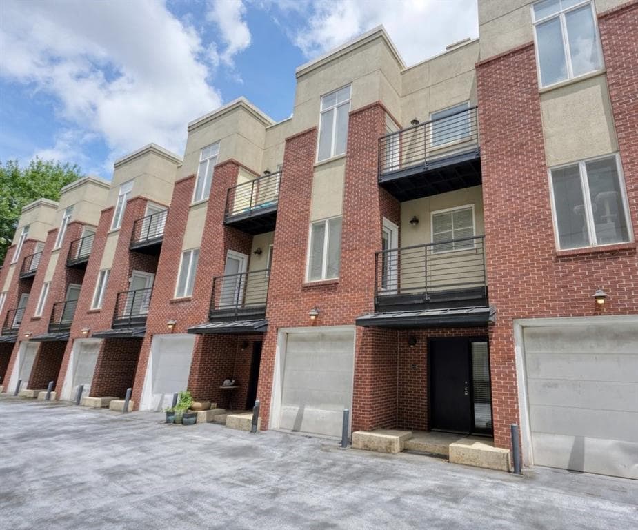 2 bedroom, 3 bathroom, 1,692 sq ft condominium for sale at 401 10th Street D215, Atlanta, GA 30318 — photo 3