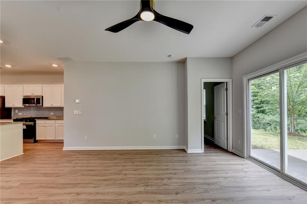 5 bedroom, 3 bathroom single family residence for rent at 175 Grey Falcon Avenue, Braselton, GA 30517 for $2,350 a month — photo 8