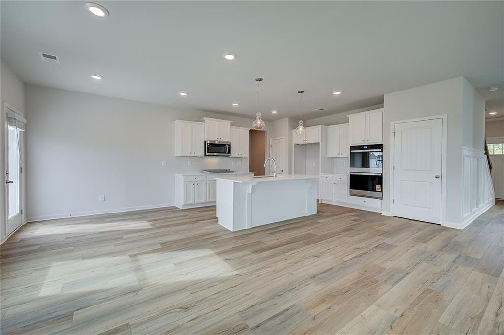 4 bedroom, 4 bathroom, 2,724 sq ft single family residence for sale at 28 Fayme Court, Newnan, GA 30263 — photo 9