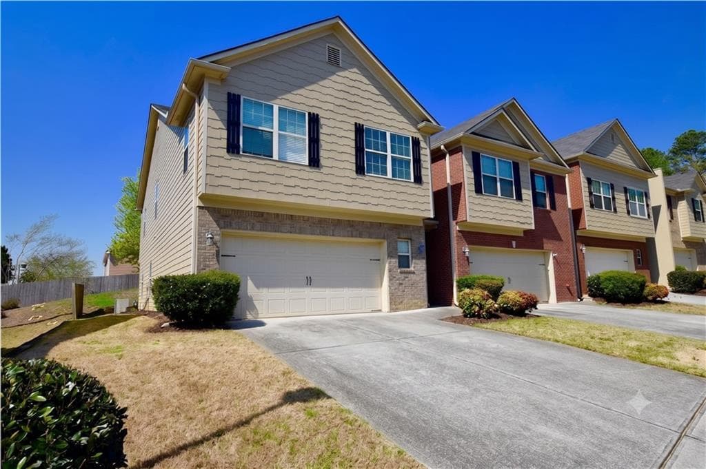 4 bedroom, 3 bathroom, 2,300 sq ft townhouse for rent at 2150 Waterford Park Drive, Lawrenceville, GA 30044 for $2,195 a month — photo 3
