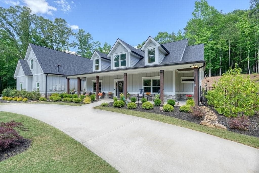 4 bedroom, 5 bathroom, 4,800 sq ft single family residence under contract at 540 Byrd Mountain Lane, Canton, GA 30114 — photo 2