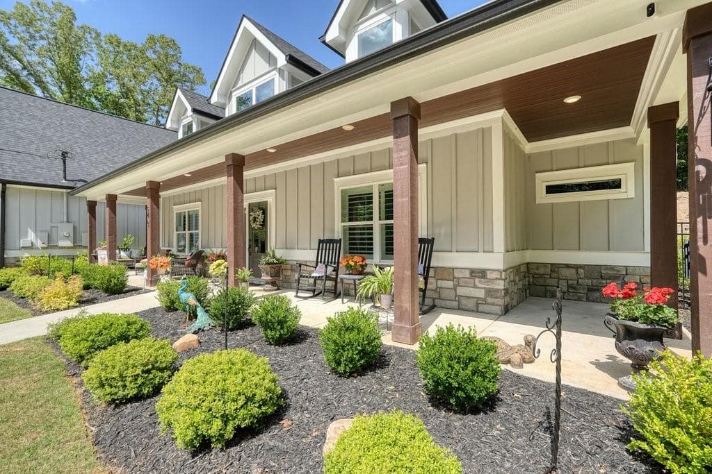 4 bedroom, 5 bathroom, 4,800 sq ft single family residence under contract at 540 Byrd Mountain Lane, Canton, GA 30114 — photo 3