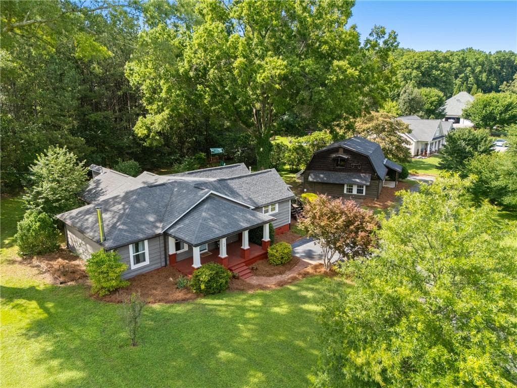 4 bedroom, 3 bathroom, 2,838 sq ft single family residence for sale at 180 Kingston Highway 293, Cartersville, GA 30120 — photo 1 of 48