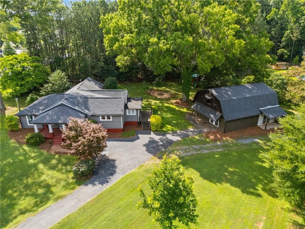 4 bedroom, 3 bathroom, 2,838 sq ft single family residence for sale at 180 Kingston Highway 293, Cartersville, GA 30120 — photo 2