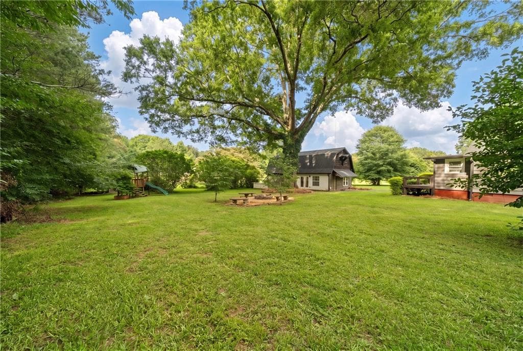 4 bedroom, 3 bathroom, 2,838 sq ft single family residence for sale at 180 Kingston Highway 293, Cartersville, GA 30120 — photo 8