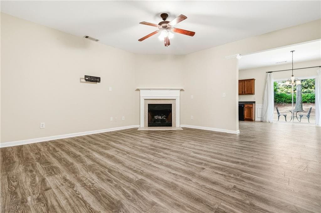 3 bedroom, 3 bathroom, 1,696 sq ft townhouse for sale at 2079 Lakeshore Overlook Drive, Kennesaw, GA 30152 — photo 5