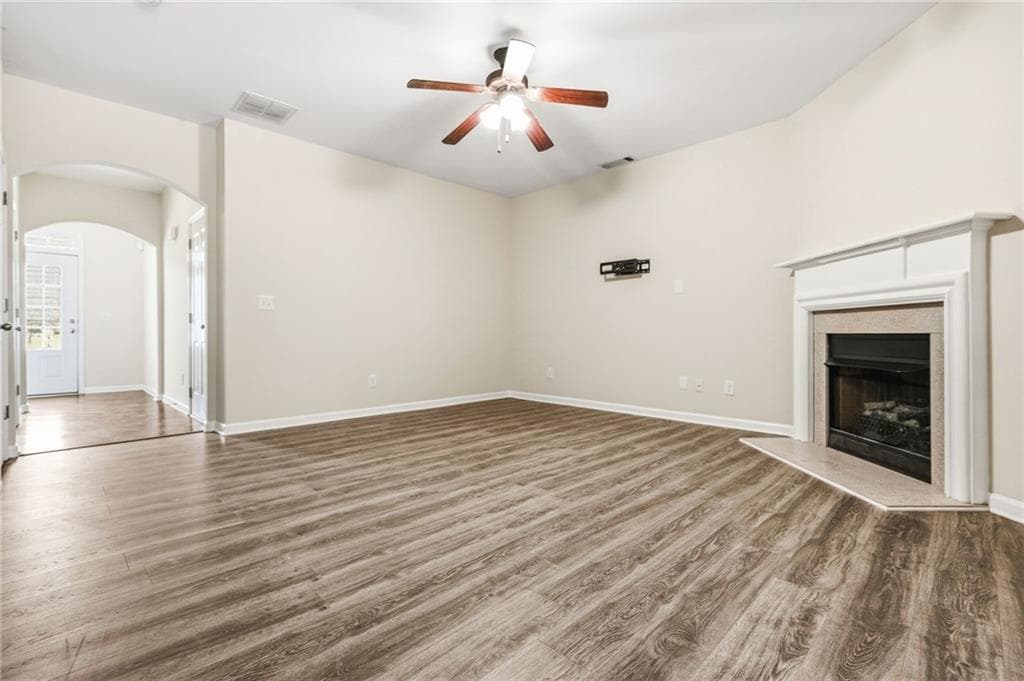 3 bedroom, 3 bathroom, 1,696 sq ft townhouse for sale at 2079 Lakeshore Overlook Drive, Kennesaw, GA 30152 — photo 7