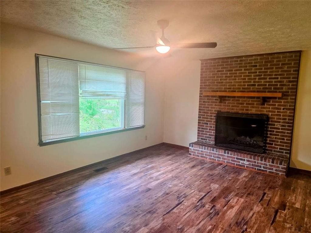 4 bedroom, 2 bathroom, 1,421 sq ft single family residence for sale at 128 Hillview Drive, Thomaston, GA 30286 — photo 2