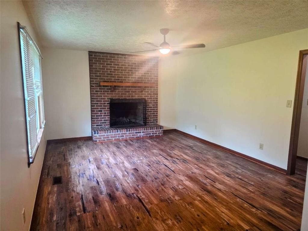4 bedroom, 2 bathroom, 1,421 sq ft single family residence for sale at 128 Hillview Drive, Thomaston, GA 30286 — photo 3
