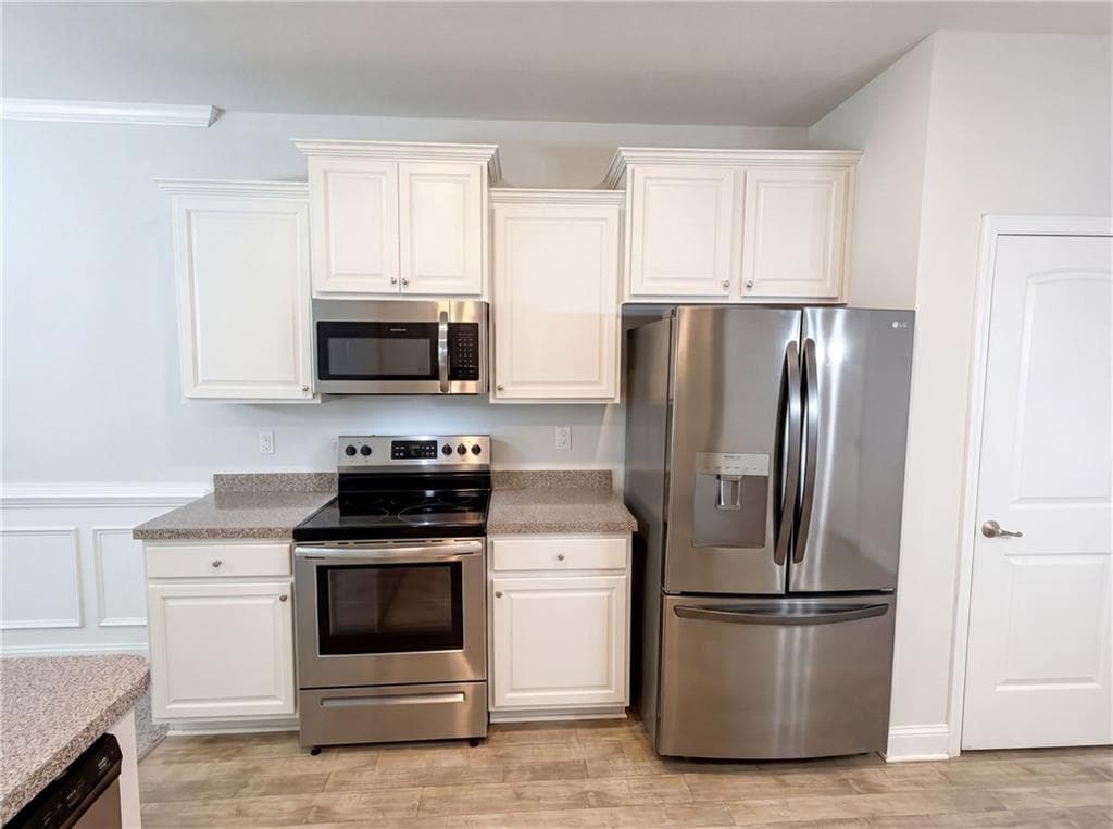 4 bedroom, 3 bathroom, 1,800 sq ft single family residence under contract at 11916 Lovejoy Crossing Place, Hampton, GA 30228 — photo 8