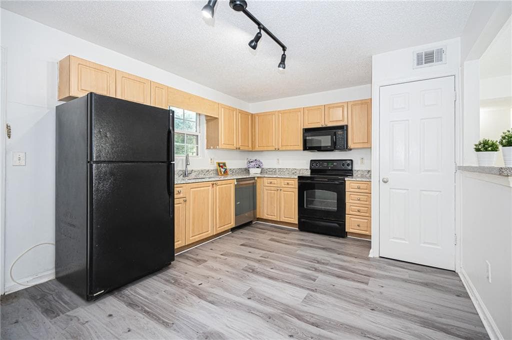 2 bedroom, 1 bathroom, 957 sq ft condominium for sale at 3665 Chestnut Drive F2, Atlanta, GA 30340 — photo 10