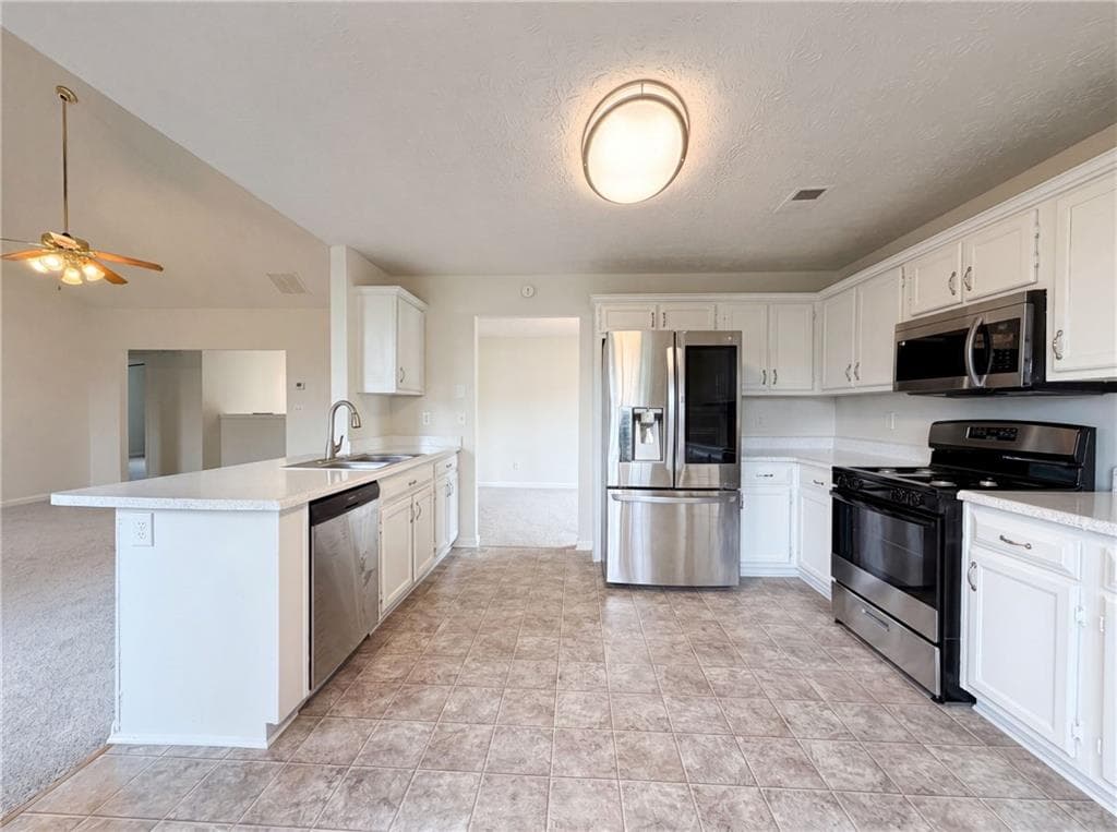 5 bedroom, 3 bathroom, 2,867 sq ft single family residence under contract at 5355 Queen Ester Court, Ellenwood, GA 30294 — photo 2
