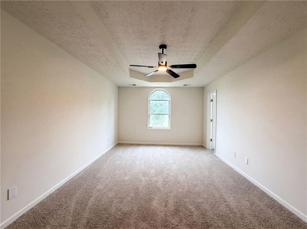 5 bedroom, 3 bathroom, 2,867 sq ft single family residence under contract at 5355 Queen Ester Court, Ellenwood, GA 30294 — photo 4