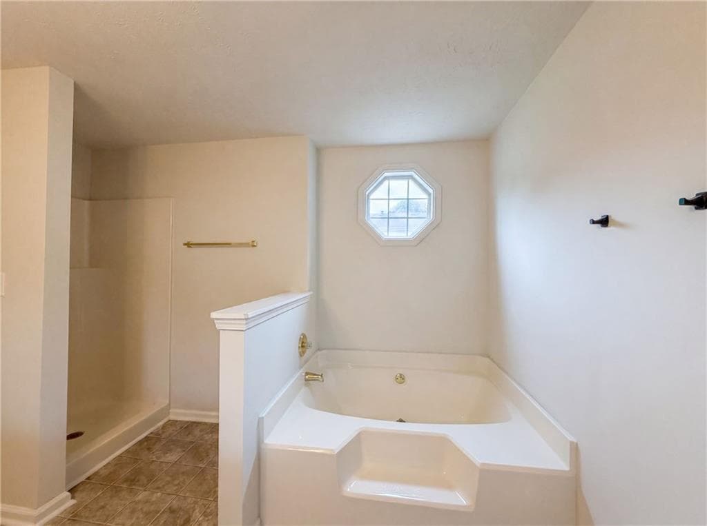 5 bedroom, 3 bathroom, 2,867 sq ft single family residence under contract at 5355 Queen Ester Court, Ellenwood, GA 30294 — photo 10