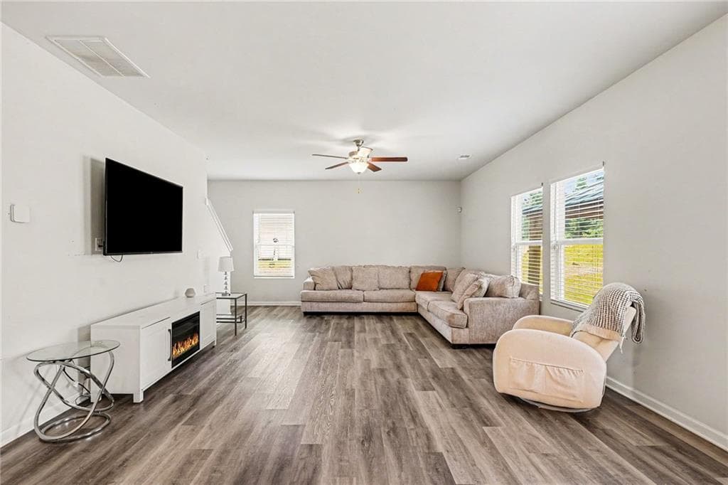 4 bedroom, 3 bathroom, 2,564 sq ft single family residence under contract at 115 Triumph Trail, Covington, GA 30016 — photo 10