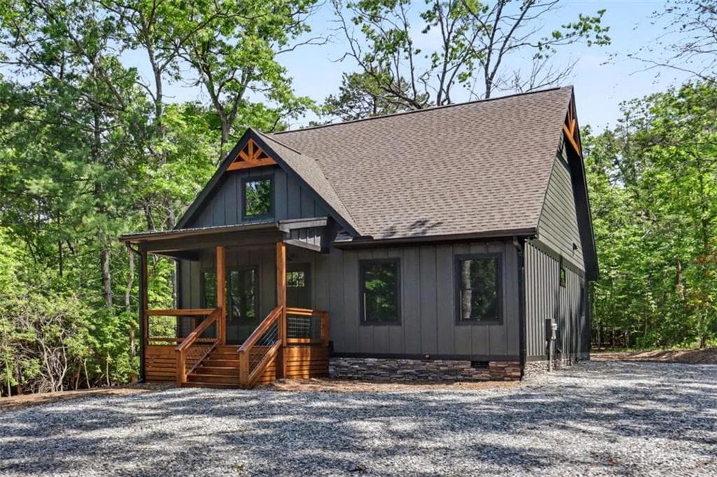 2 bedroom, 2 bathroom, 1,083 sq ft single family residence sold at 177 Poteete Creek Road, Blairsville, GA 30512