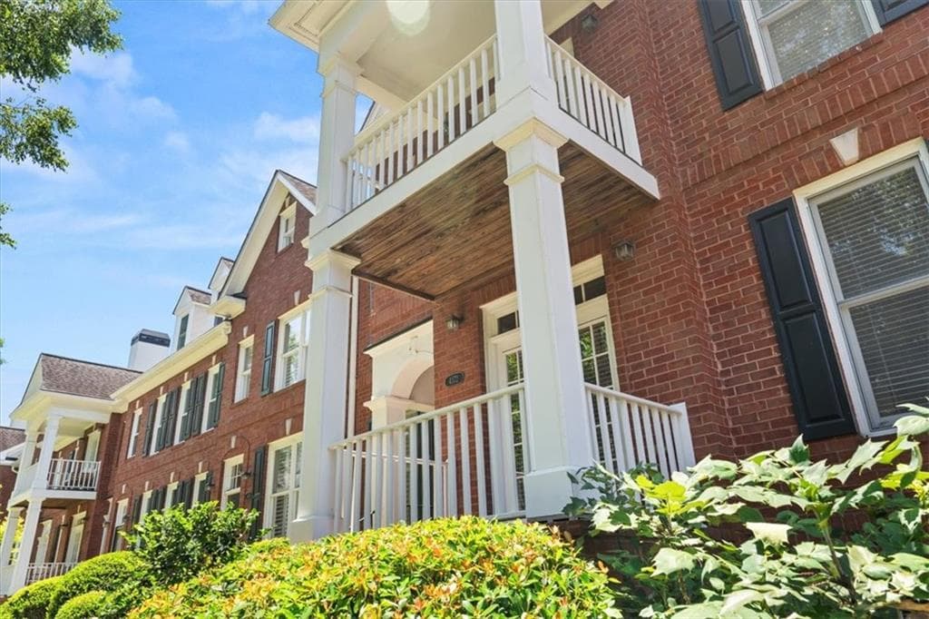 3 bedroom, 4 bathroom, 2,660 sq ft townhouse for rent at 4372 Paces Point Circle, Smyrna, GA 30080 for $3,000 a month — photo 1 of 40