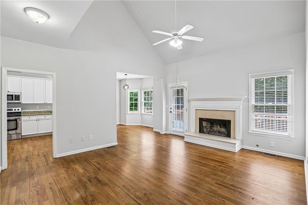 5 bedroom, 4 bathroom, 3,497 sq ft single family residence for sale at 199 Pine Crescent, Newnan, GA 30265 — photo 3