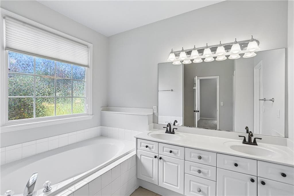 5 bedroom, 4 bathroom, 3,497 sq ft single family residence for sale at 199 Pine Crescent, Newnan, GA 30265 — photo 9