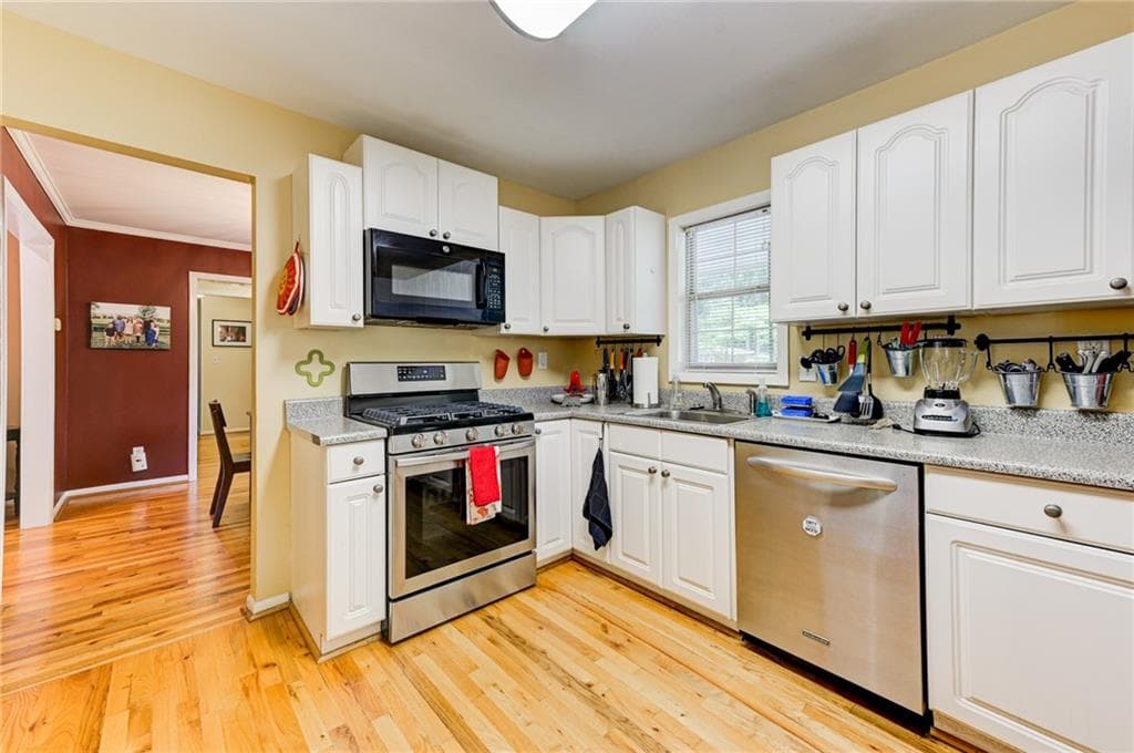 3 bedroom, 3 bathroom, 1,192 sq ft single family residence for rent at 2423 Woodacres Road, Atlanta, GA 30345 for $2,500 a month — photo 3