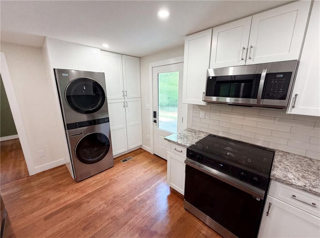 3 bedroom, 2 bathroom, 1,118 sq ft single family residence for sale at 2320 Capehart Circle, Atlanta, GA 30345 — photo 9