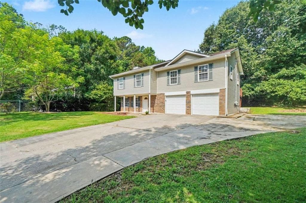 3 bedroom, 3 bathroom, 1,298 sq ft single family residence for sale at 3364 Hollyridge Trail, Marietta, GA 30008 — photo 3
