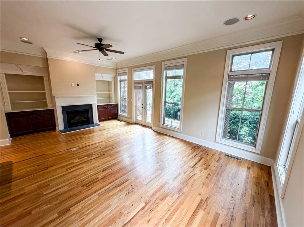 3 bedroom, 4 bathroom, 2,249 sq ft townhouse for sale at 2370 Crescent Park Court 5, Atlanta, GA 30339 — photo 3