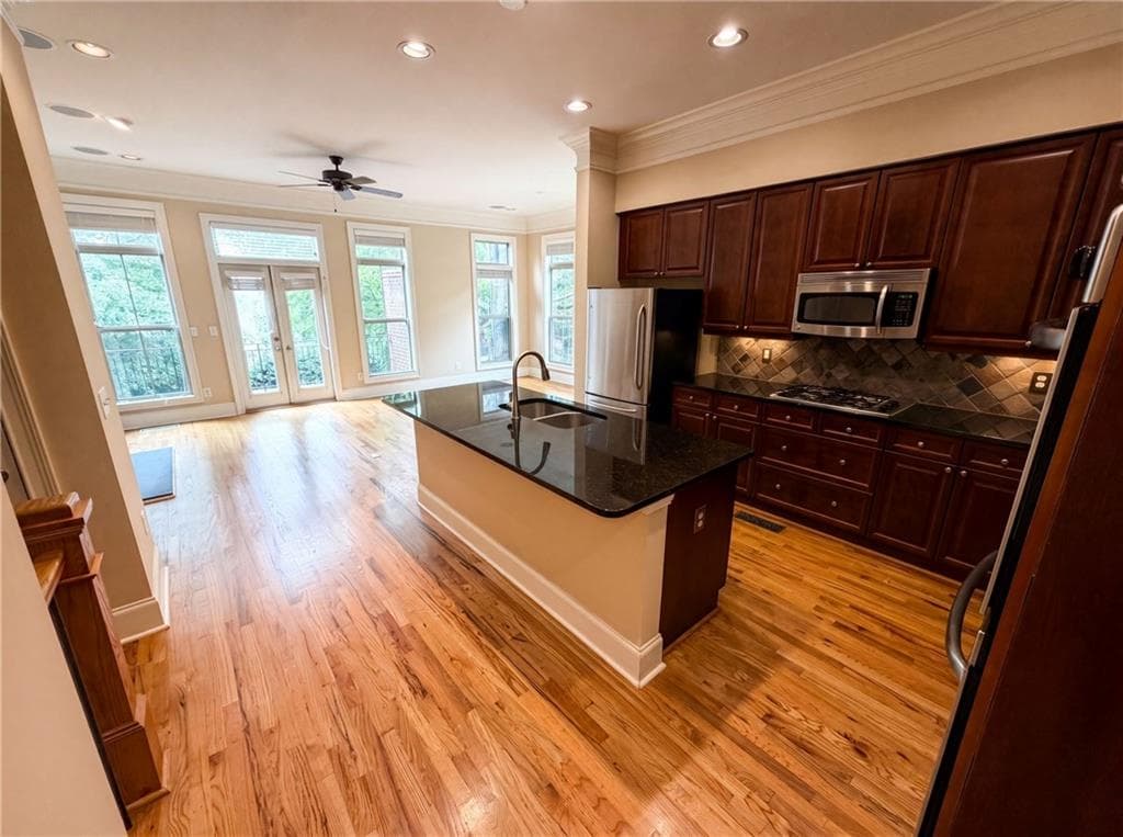 3 bedroom, 4 bathroom, 2,249 sq ft townhouse for sale at 2370 Crescent Park Court 5, Atlanta, GA 30339 — photo 9