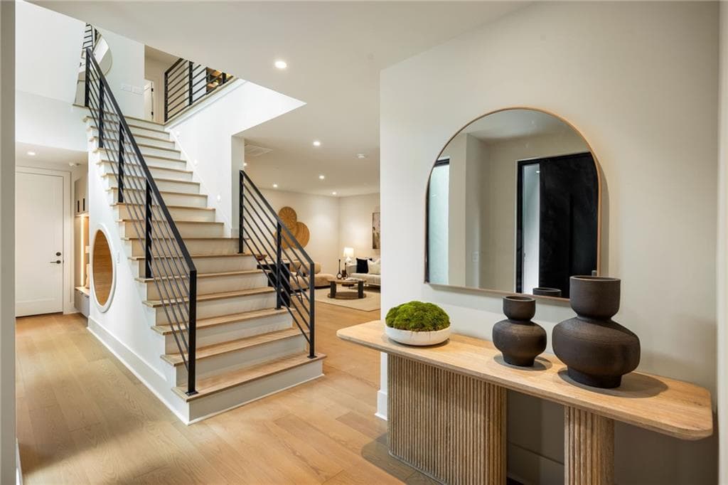 5 bedroom, 6 bathroom, 3,953 sq ft single family residence for sale at 2822 Shady Valley Drive, Atlanta, GA 30324 — photo 5